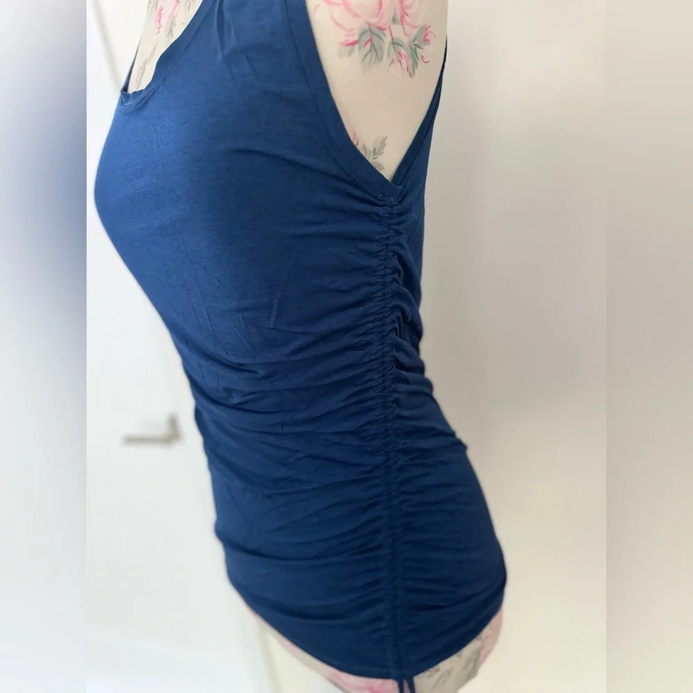 Beautiful top 💙 - Picture 3 of 13